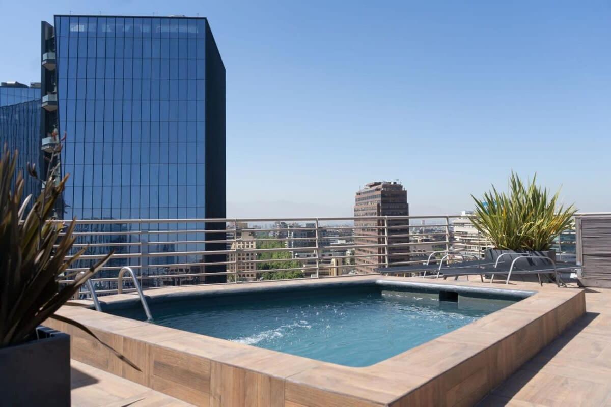 Elegant Steps Away From Costanera Center Santiago